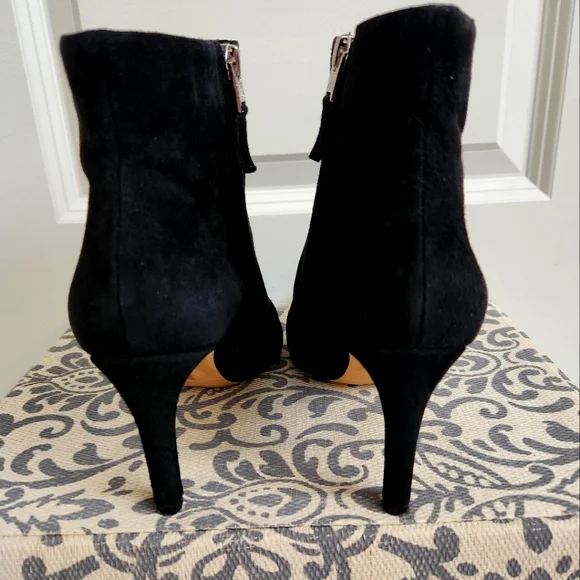 Sam Edelman Karen Black Suede Ankle Boots with Kitten Heel. - Picture 3 of 6